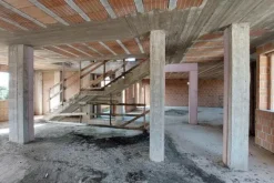#19090 Terreno con fabbricato in corso di costruzione