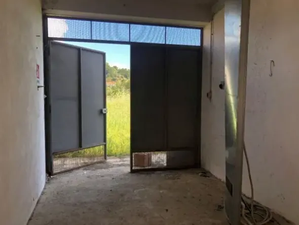 #24136 Terreno di 1.762 mq con fabbricato