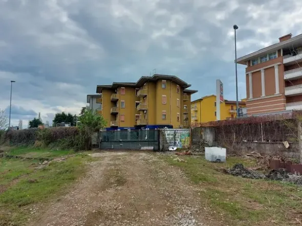 #16210 Terreno edificabile di 14.484 mq