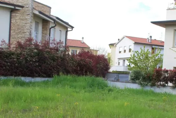 #20609 Terreno edificabile per edificio residenziale