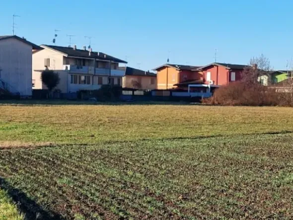 #26145 Terreno edificabile residenziale di 6.606 mq