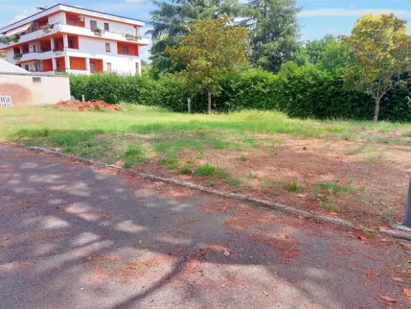 #21547 Terreno edificabile residenziale di 1.280 mq