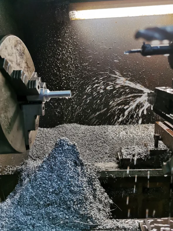 Tornio Momac CNC automatico. Torretta 8 pos. Accessori