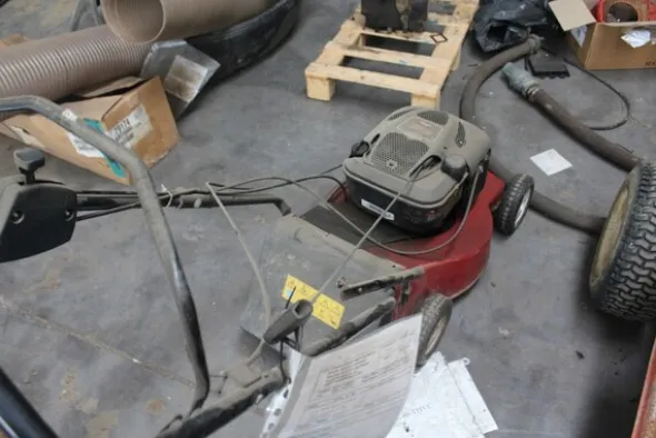 14#5817 Tosaerba John Deere e motozappe