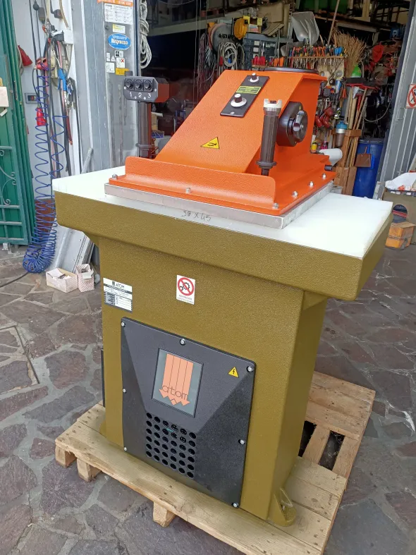 trancia-fustellatrice -pressa-