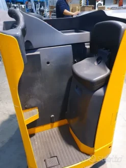 Transpallet uomo a bordo Jungheinrich ESE 120