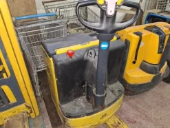 8#8366 Traspallet elettrico OM