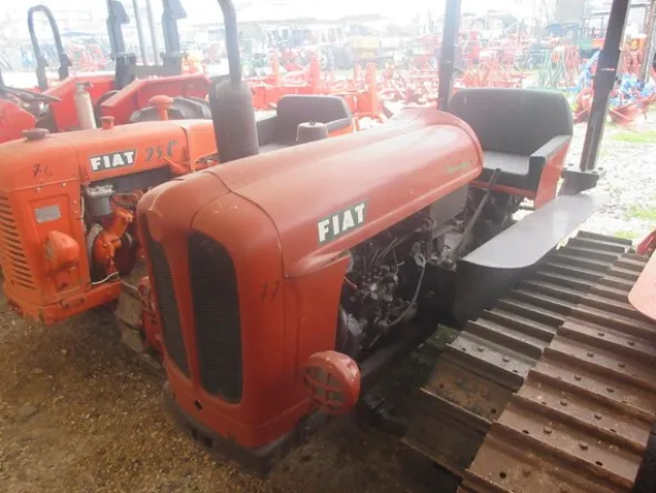 84#7078 Trattore agricolo cingolato Fiat