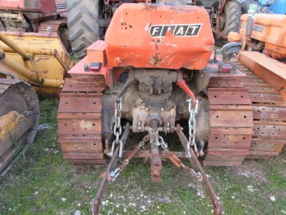 75#7078 Trattore agricolo cingolato Fiat