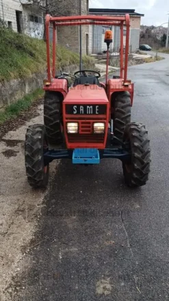 1#9718 Trattore agricolo Same Delfino 35 e accessori