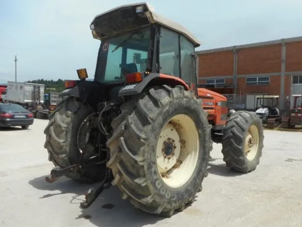 1#3268 Trattore agricoloseminatrice ed erpice