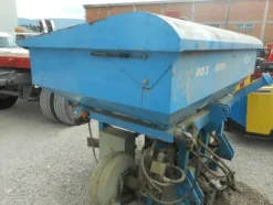 1#3268 Trattore agricoloseminatrice ed erpice