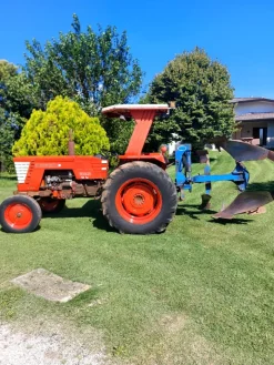 Trattore Carraro 842 con vari accessori