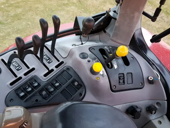Trattore CASE IH MXU 135