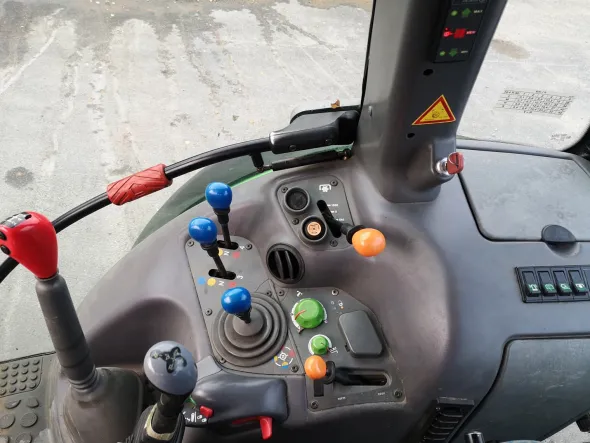 Trattore Deutz Fahr Agrotron 106 MK3