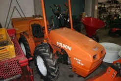 104#3074 Trattore Goldoni