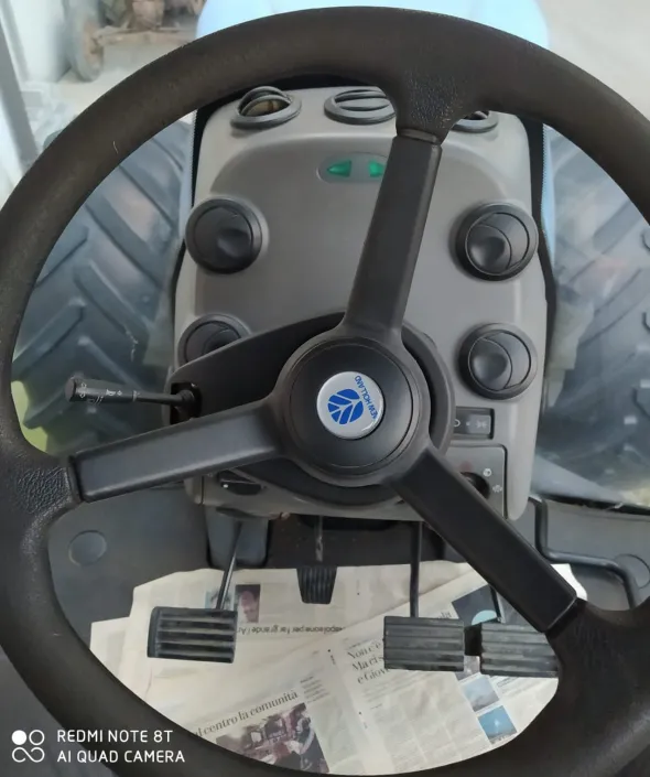 Trattore New Holland TG 285
