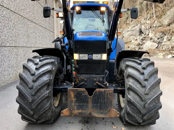 Trattore New Holland TM190