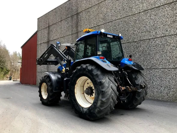 Trattore New Holland TM190