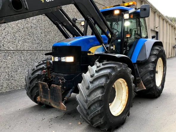 Trattore New Holland TM190