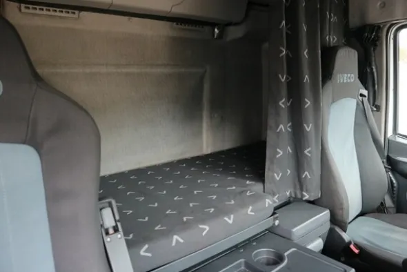 6#7092 Trattore stradale Iveco