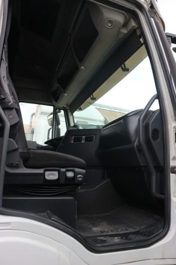 6#7092 Trattore stradale Iveco