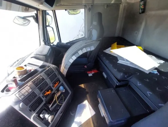 4#8454 Trattore stradale Iveco 450