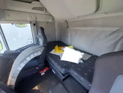 4#8454 Trattore stradale Iveco 450