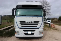 7#7092 Trattore stradale Iveco