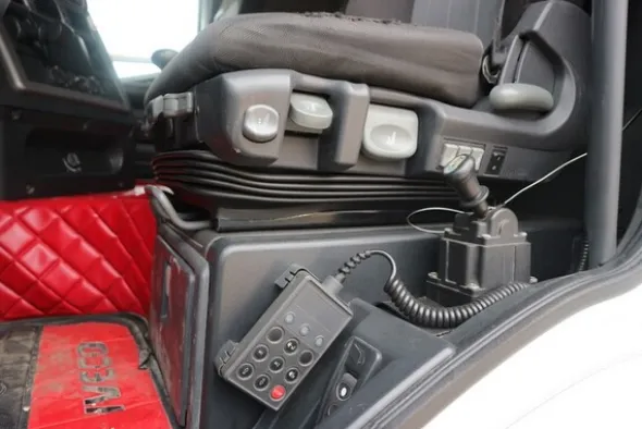 7#7092 Trattore stradale Iveco