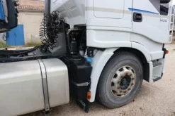 7#7092 Trattore stradale Iveco