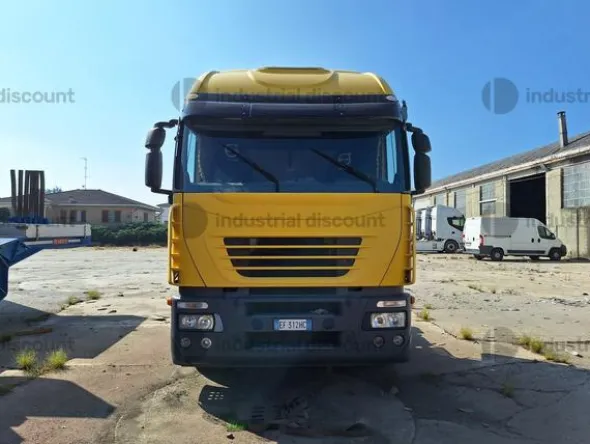 2#9649 Trattore stradale Iveco Magirus