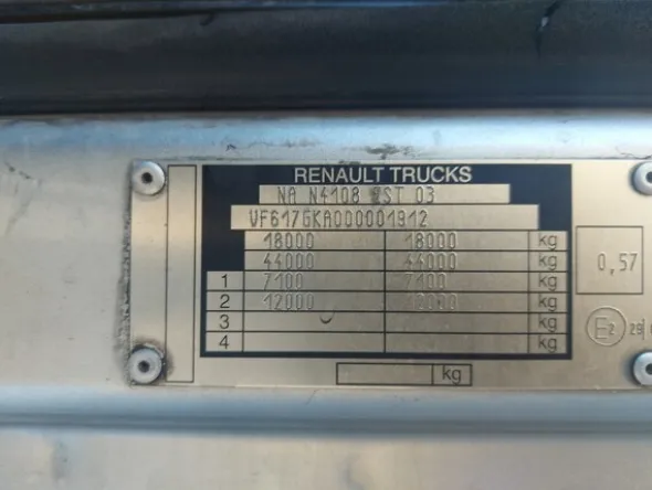 2#7408 Trattore stradale Renault
