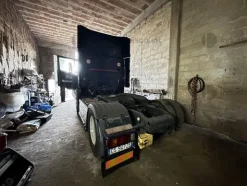 4#8915 Trattore stradale Scania