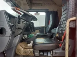 25#8641 Trattore stradale Scania e semirimorchi gruppi frigo