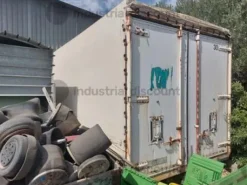 25#8641 Trattore stradale Scania e semirimorchi gruppi frigo