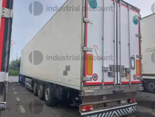 25#8641 Trattore stradale Scania e semirimorchi gruppi frigo