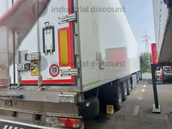 25#8641 Trattore stradale Scania e semirimorchi gruppi frigo