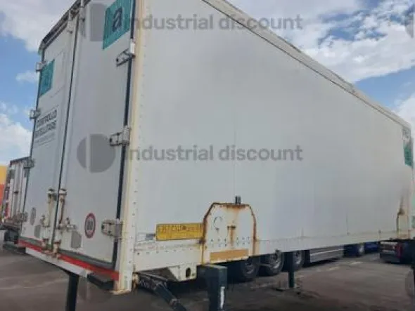 25#8641 Trattore stradale Scania e semirimorchi gruppi frigo
