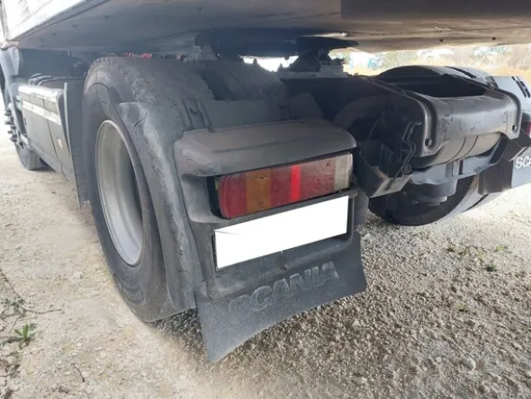 13#8177 Trattore stradale Scania e Semirimorchio isotermico Schmitz