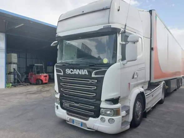 1#8641 Trattore stradale Scania R 580