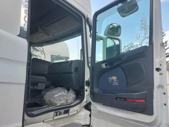 1#8641 Trattore stradale Scania R 580