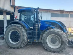 1#8964 Trattore Valtra