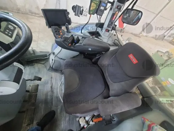 1#8964 Trattore Valtra