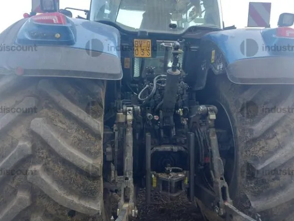 1#8964 Trattore Valtra