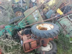 579#73951 Trattori agricoli e macchine dismessi