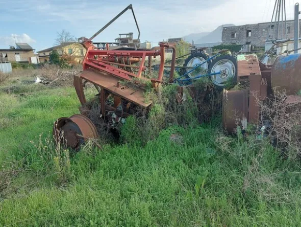579#73951 Trattori agricoli e macchine dismessi