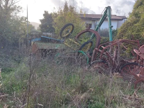 579#73951 Trattori agricoli e macchine dismessi