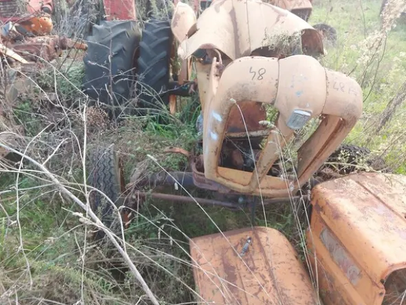579#73951 Trattori agricoli e macchine dismessi