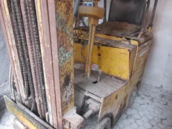 579#73951 Trattori agricoli e macchine dismessi